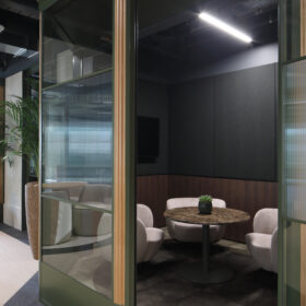 Project: x+why | Products: Revolution 100 Shoreditch Edition single glazed partitions with espoke Optima ceiling panel technology and Edge Affinity doors