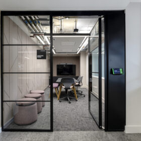 Project: Global Investment Corporation | Shoreditch Optima 117 Plus, Tech Panel & Edge Affinity doors
