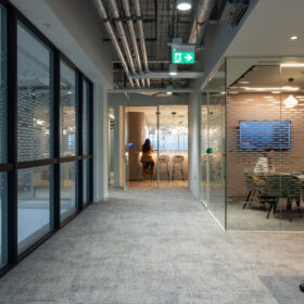 Optima 117 Plus Single-glazed Partitions with Edge Symmetry Double Glazed Door