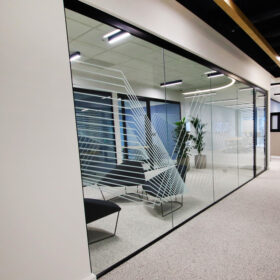 Project: Information Technology Company | Products: Optima 117 Plus with Edge Affinity door